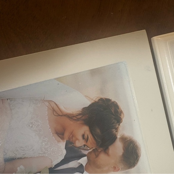 2 Mr & Mrs frames - Picture 2 of 4